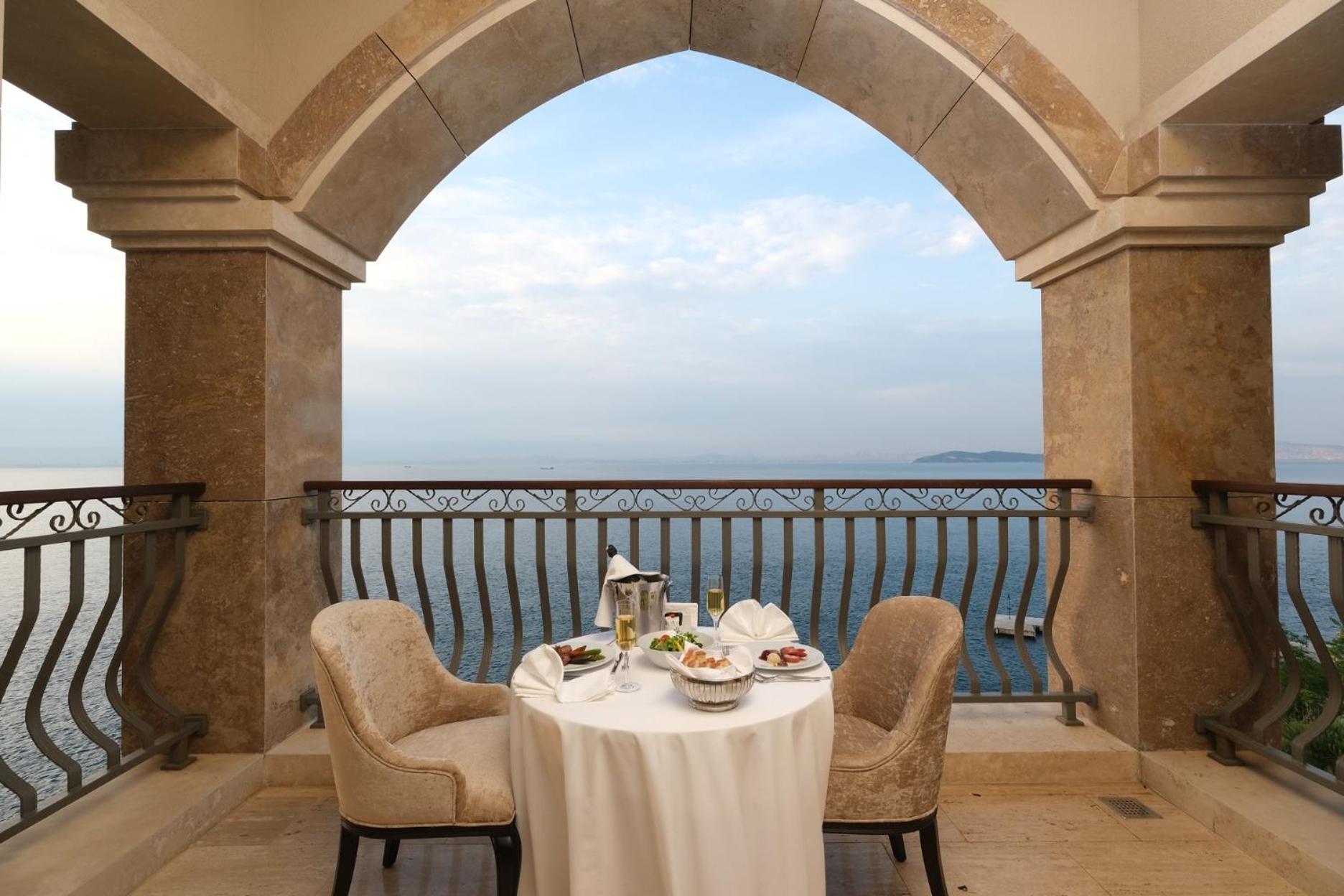 Birun Ada Hotel Burgazada Ngoại thất bức ảnh